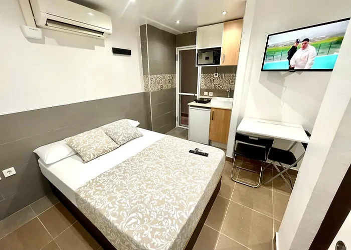 Nice Apartment In Barcelona By Perita Next Metro St T1